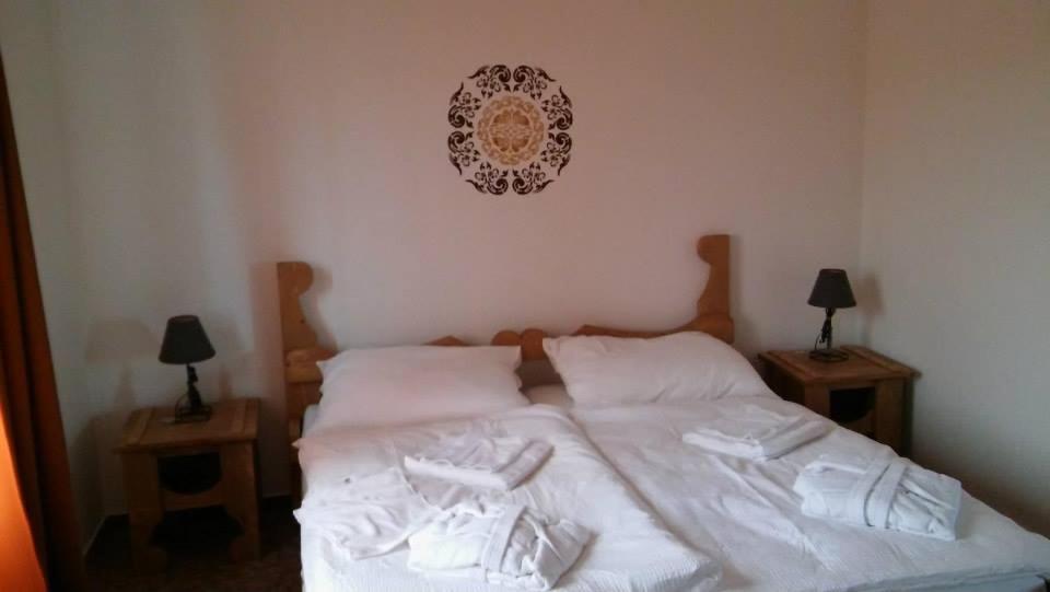 Szabolcs Vezer Panzio Bed and Breakfast Buitenkant foto