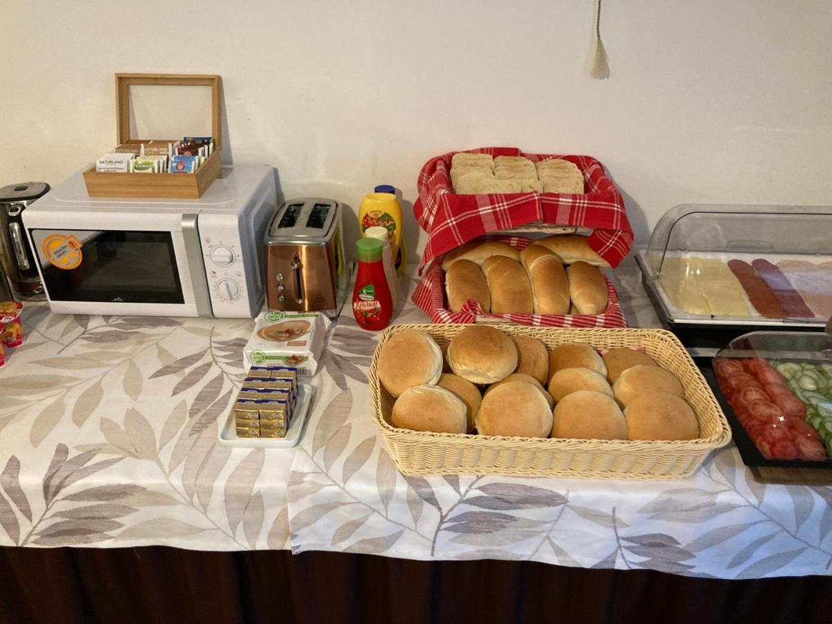 Szabolcs Vezer Panzio Bed and Breakfast Buitenkant foto