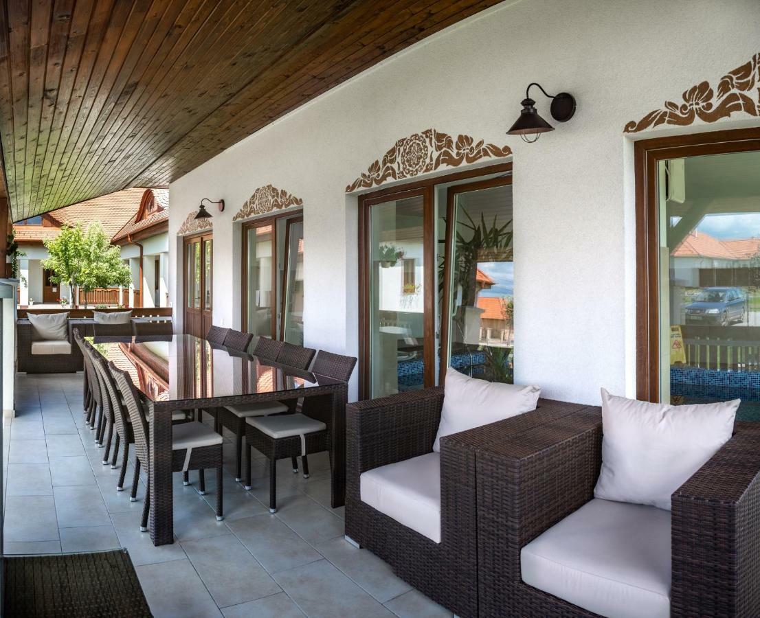 Szabolcs Vezer Panzio Bed and Breakfast Buitenkant foto